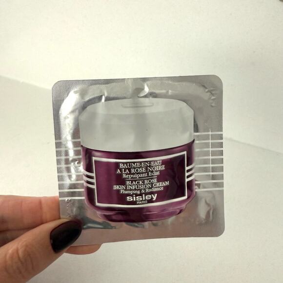 Sisley Luxury Skincare Sample Set - Picture 7 of 10